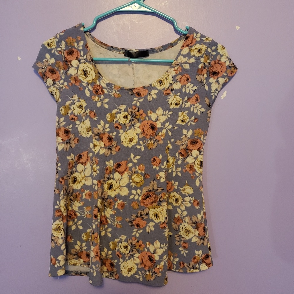 Shirts - Picture 4 of 4